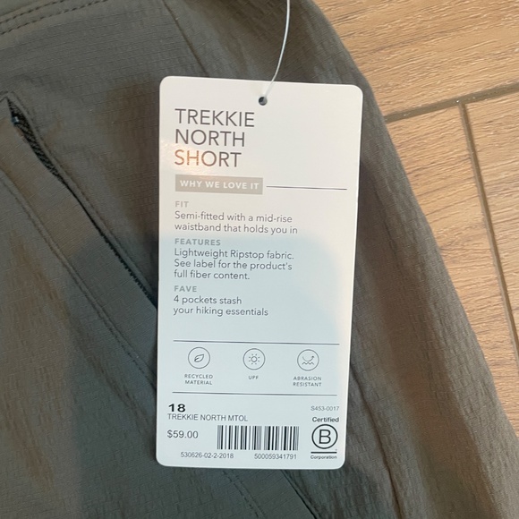 Athleta Olive Green Trekkie North Mid Rise Hiking Athletic Shorts Sz Plus 18 NWT - Picture 3 of 4
